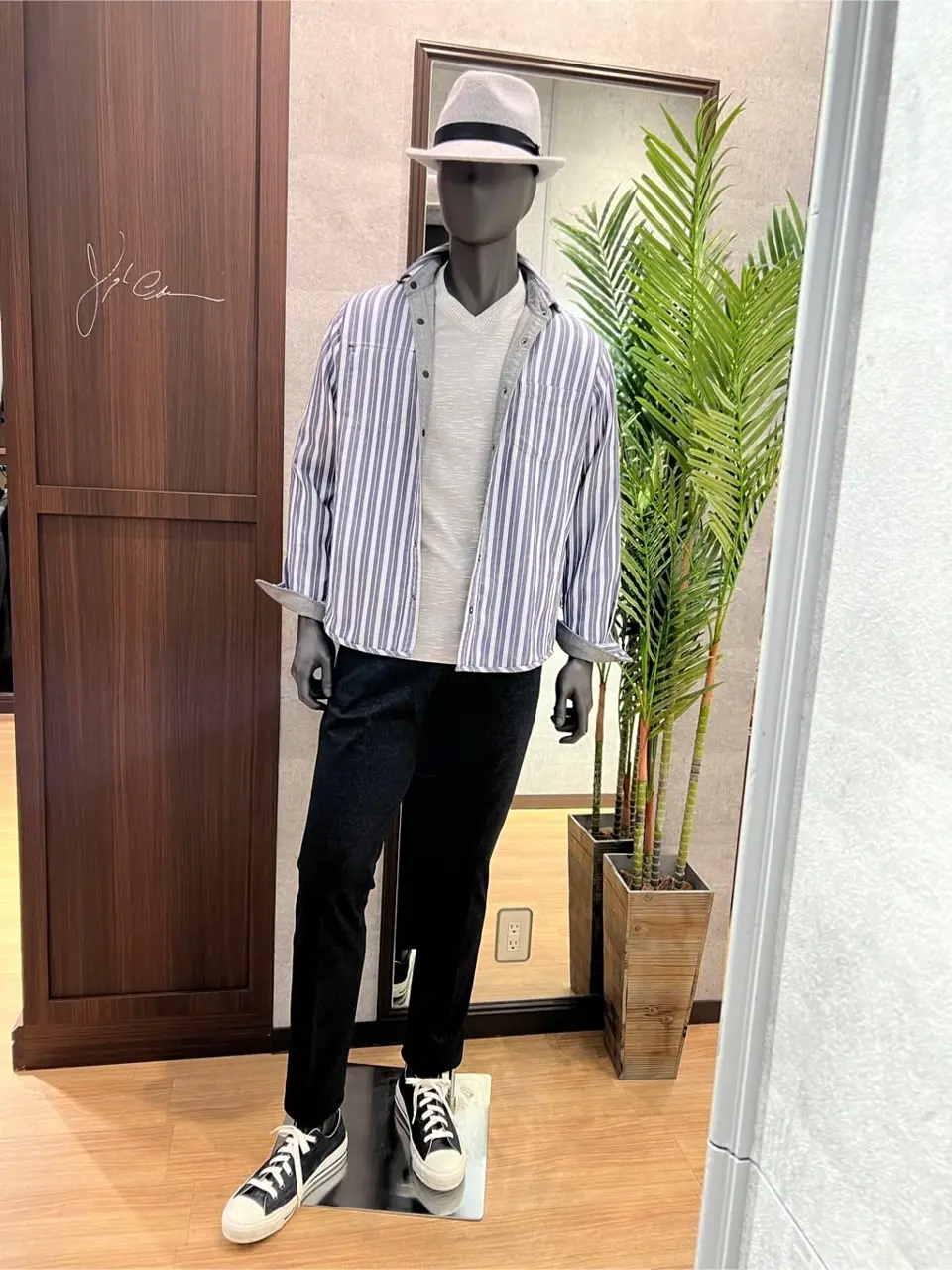 JOSEPH ABBOUD 上條 コーディネート画像