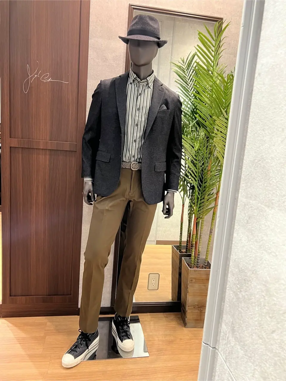 JOSEPH ABBOUD 上條 コーディネート画像