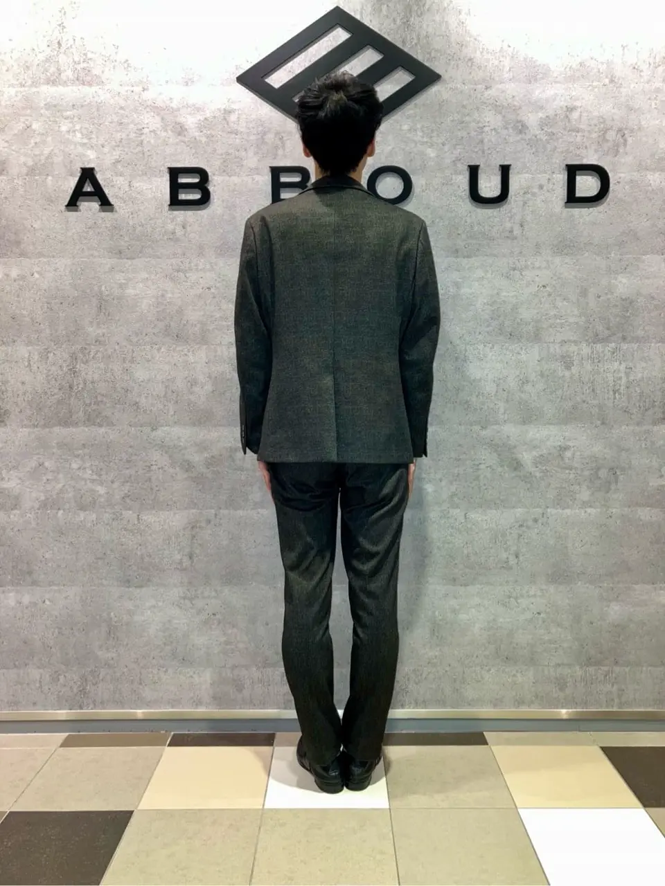 JOSEPH ABBOUD 足立 コーディネート画像