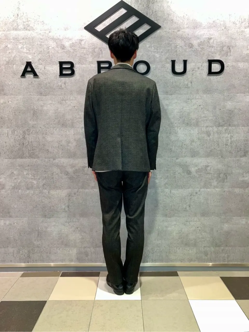 JOSEPH ABBOUD 足立 コーディネート画像