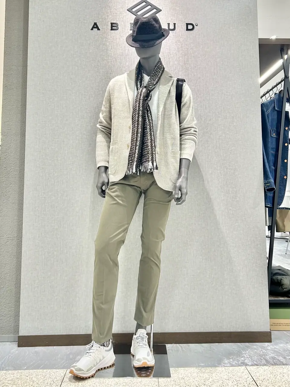 JOSEPH ABBOUD 上田 コーディネート画像