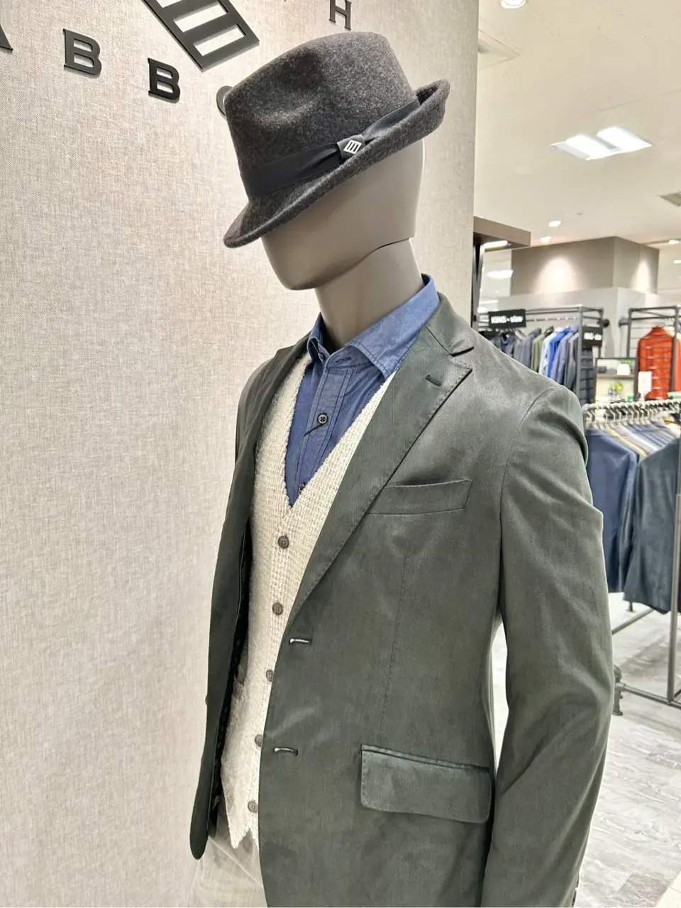 JOSEPH ABBOUD 上田 コーディネート画像