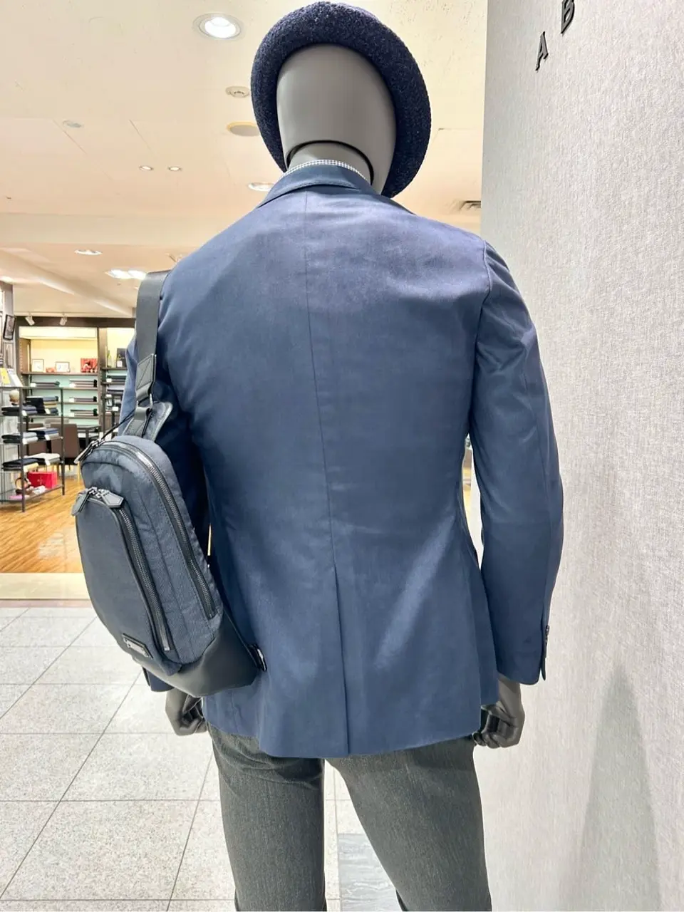 JOSEPH ABBOUD 上田 コーディネート画像