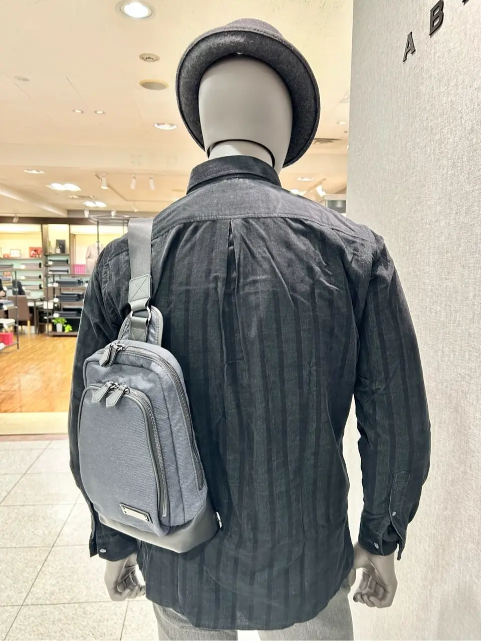 JOSEPH ABBOUD 上田 コーディネート画像