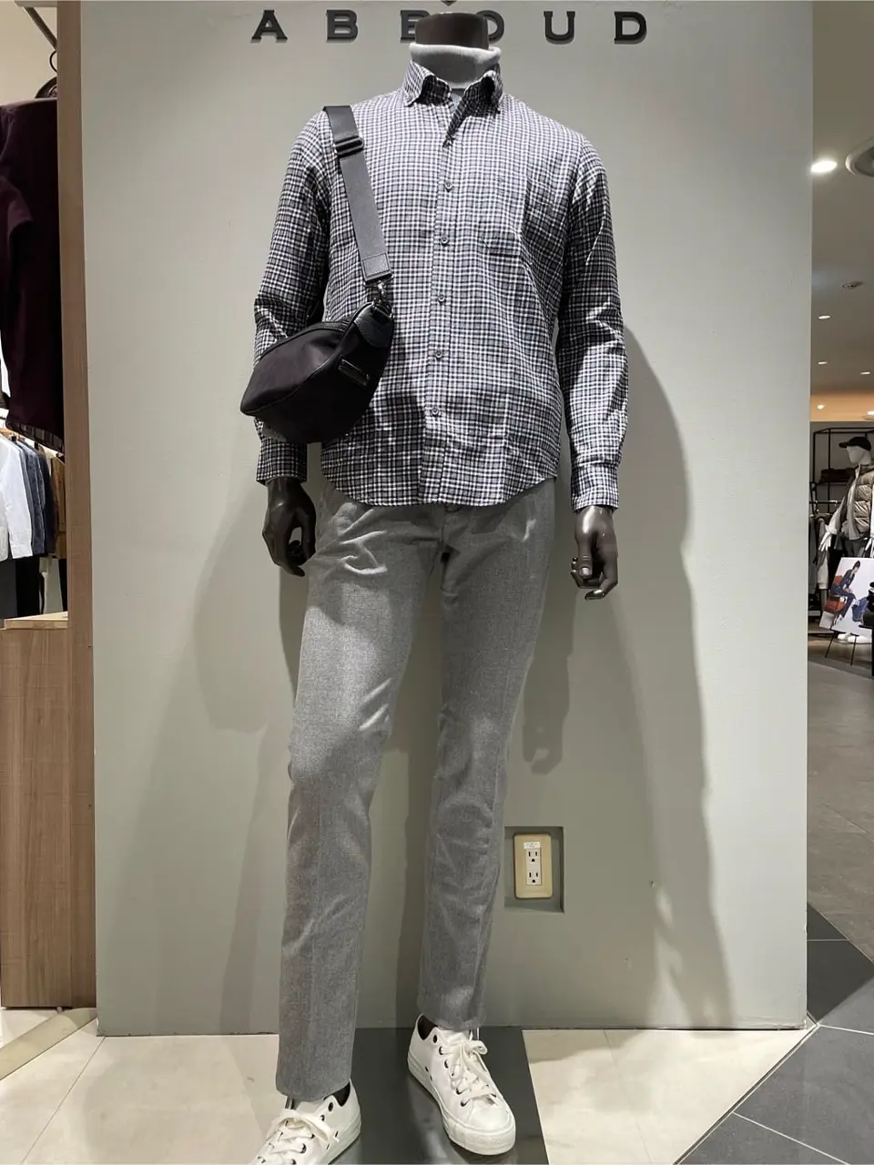 JOSEPH ABBOUD 伊津野 コーディネート画像