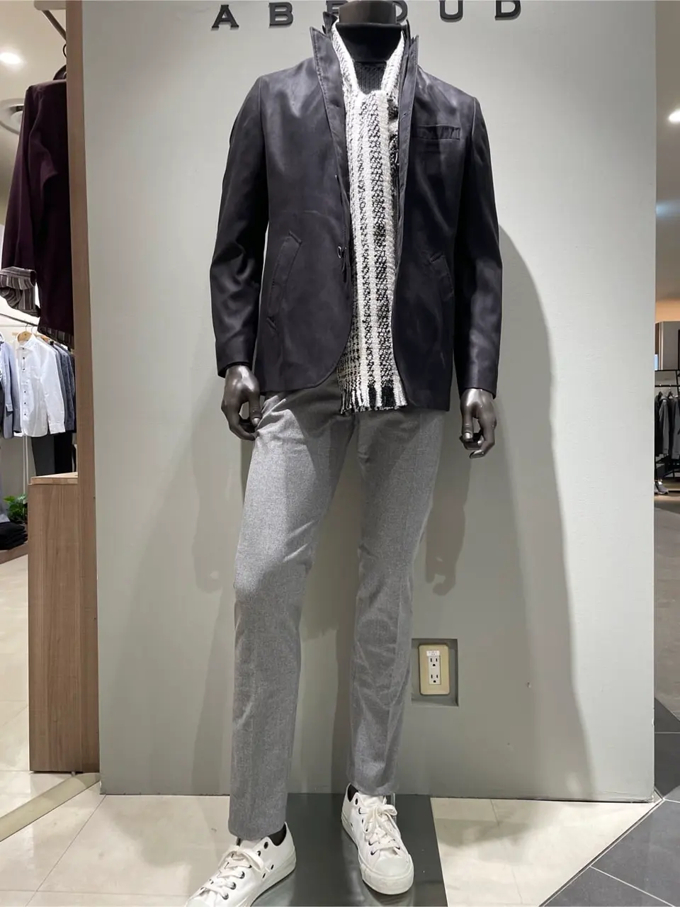 JOSEPH ABBOUD 伊津野 コーディネート画像