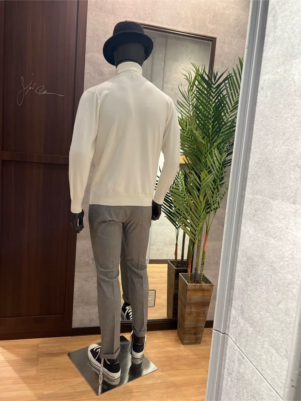 JOSEPH ABBOUD 上條 コーディネート画像