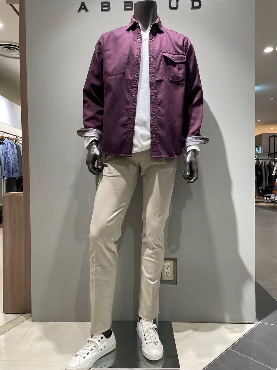 JOSEPH ABBOUD 伊津野 コーディネート画像