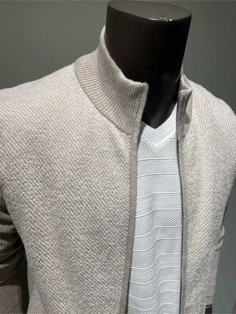 JOSEPH ABBOUD 伊津野 コーディネート画像