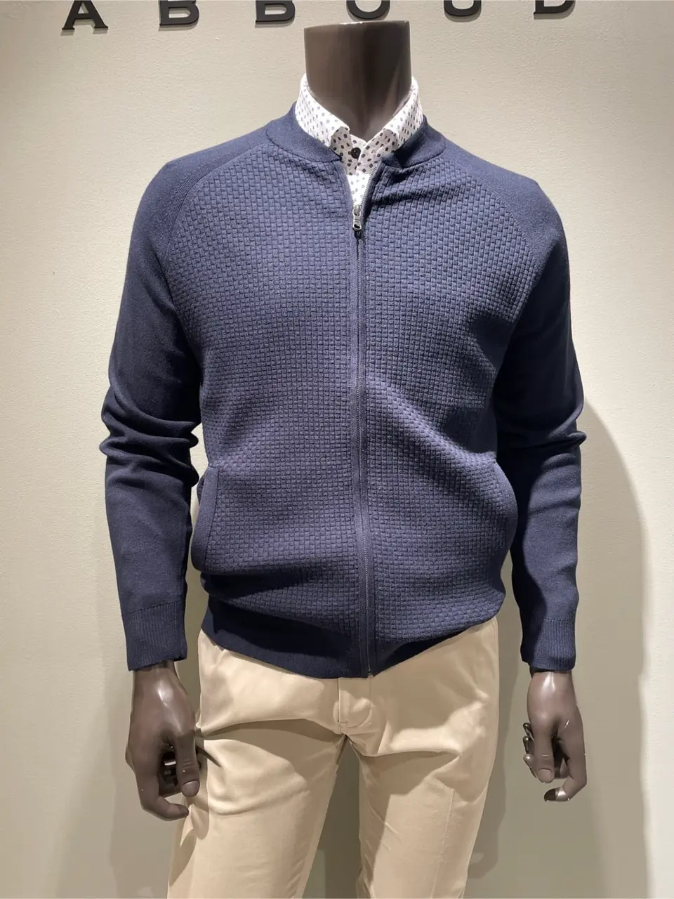 JOSEPH ABBOUD 伊津野 コーディネート画像