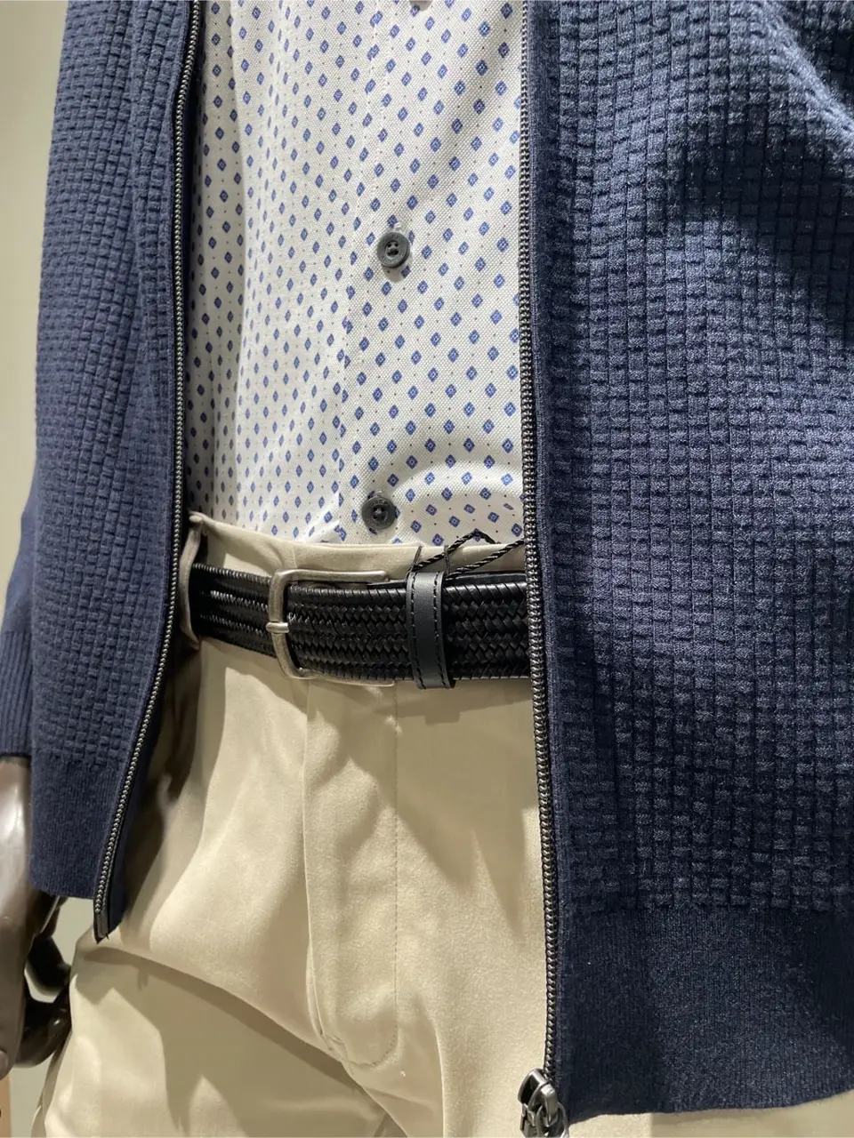 JOSEPH ABBOUD 伊津野 コーディネート画像