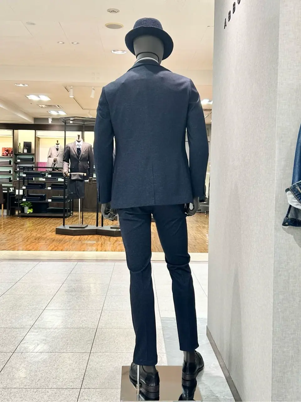 JOSEPH ABBOUD 上田 コーディネート画像