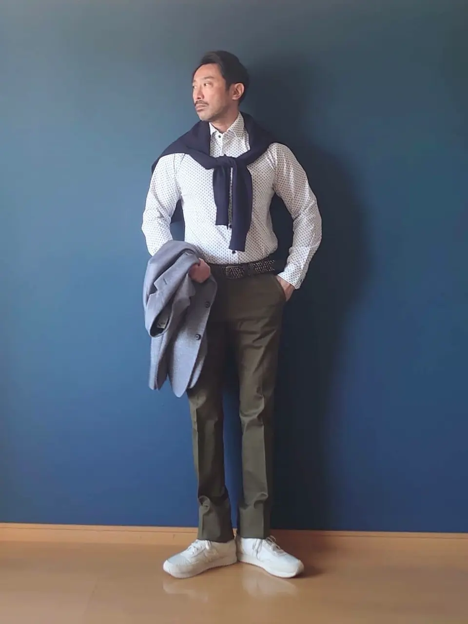 JOSEPH ABBOUD 安東 コーディネート画像