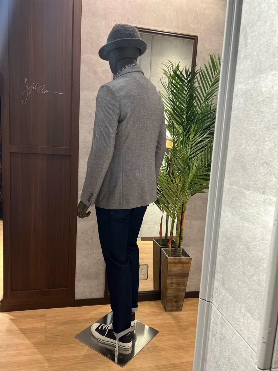 JOSEPH ABBOUD 上條 コーディネート画像