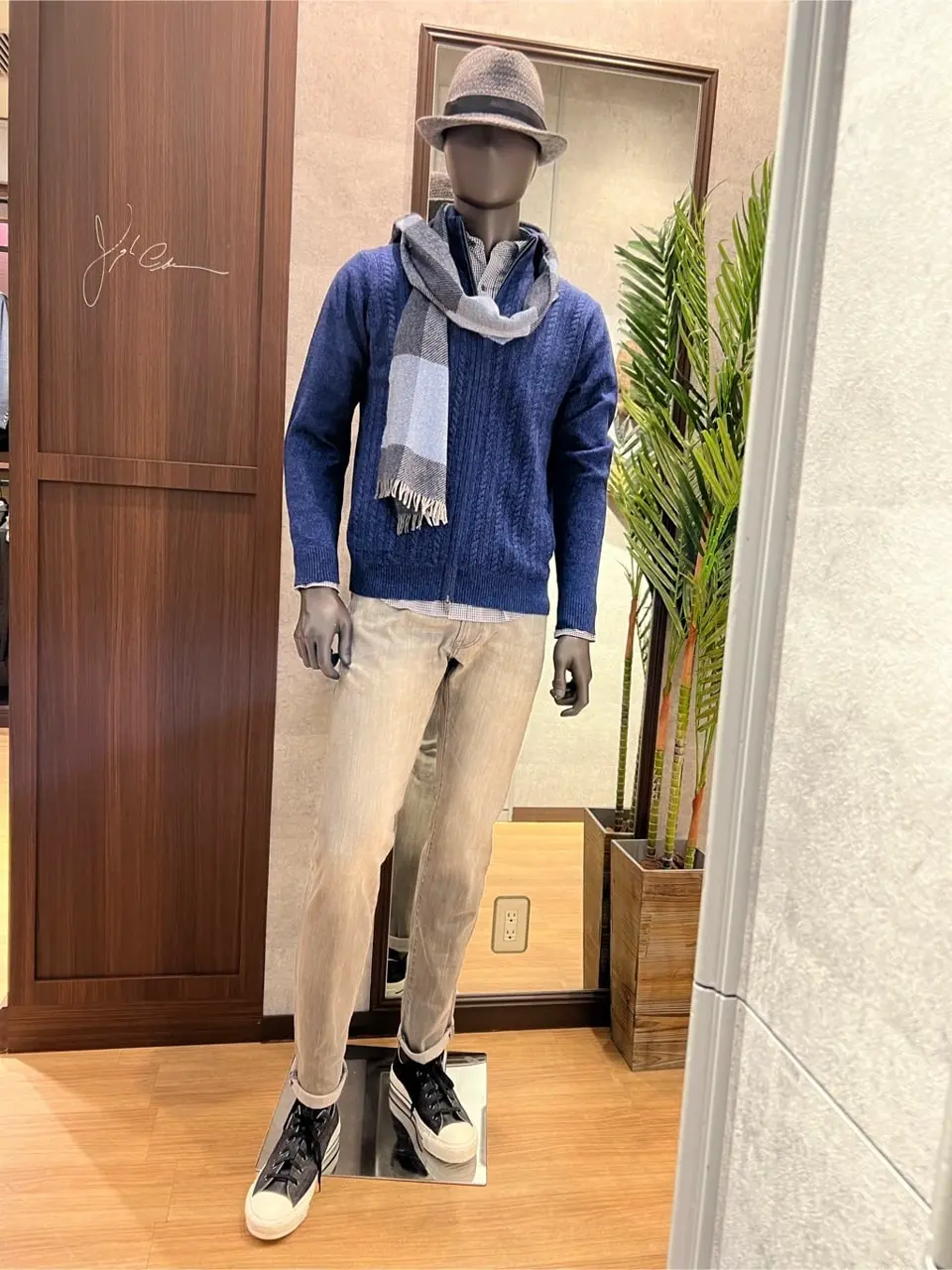 JOSEPH ABBOUD 上條 コーディネート画像