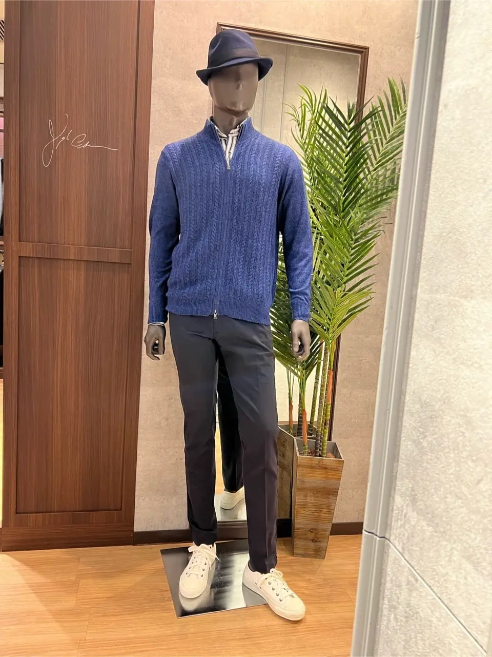 JOSEPH ABBOUD 上條 コーディネート画像