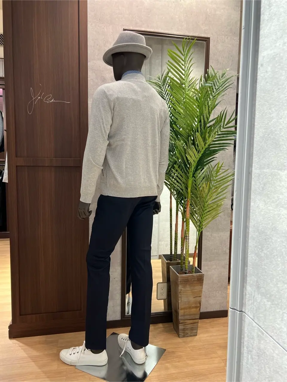 JOSEPH ABBOUD 上條 コーディネート画像