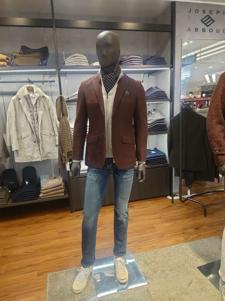 JOSEPH ABBOUD 三宅 コーディネート画像