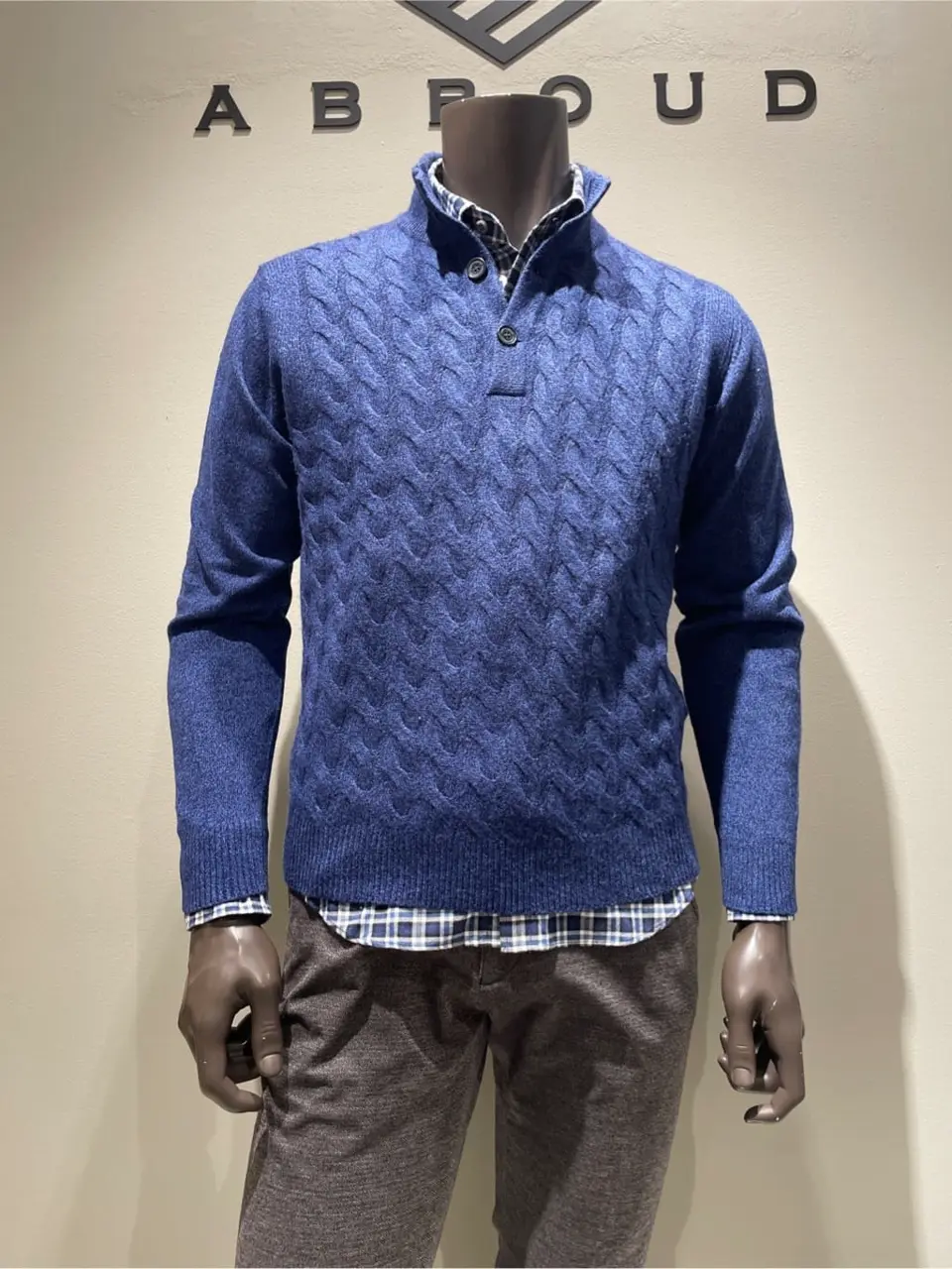 JOSEPH ABBOUD 伊津野 コーディネート画像