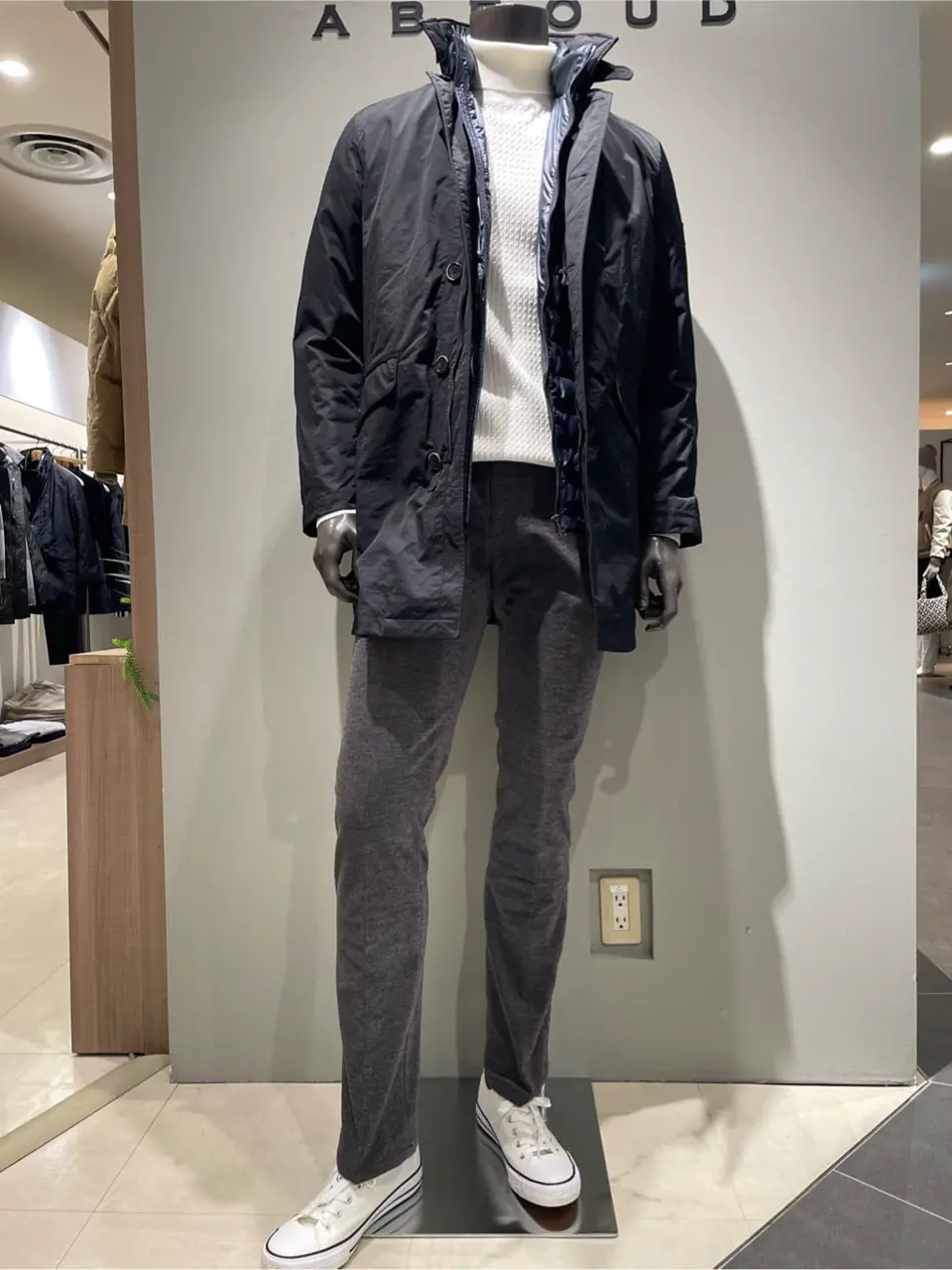 JOSEPH ABBOUD 伊津野 コーディネート画像