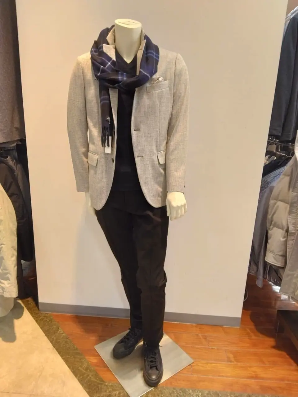 JOSEPH ABBOUD 　伊丹 コーディネート画像