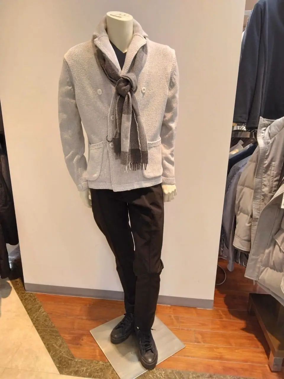 JOSEPH ABBOUD 　伊丹 コーディネート画像