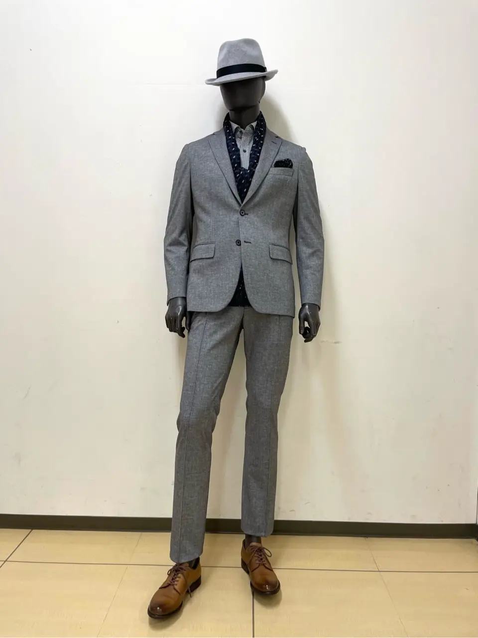 JOSEPH ABBOUD 金本 コーディネート画像