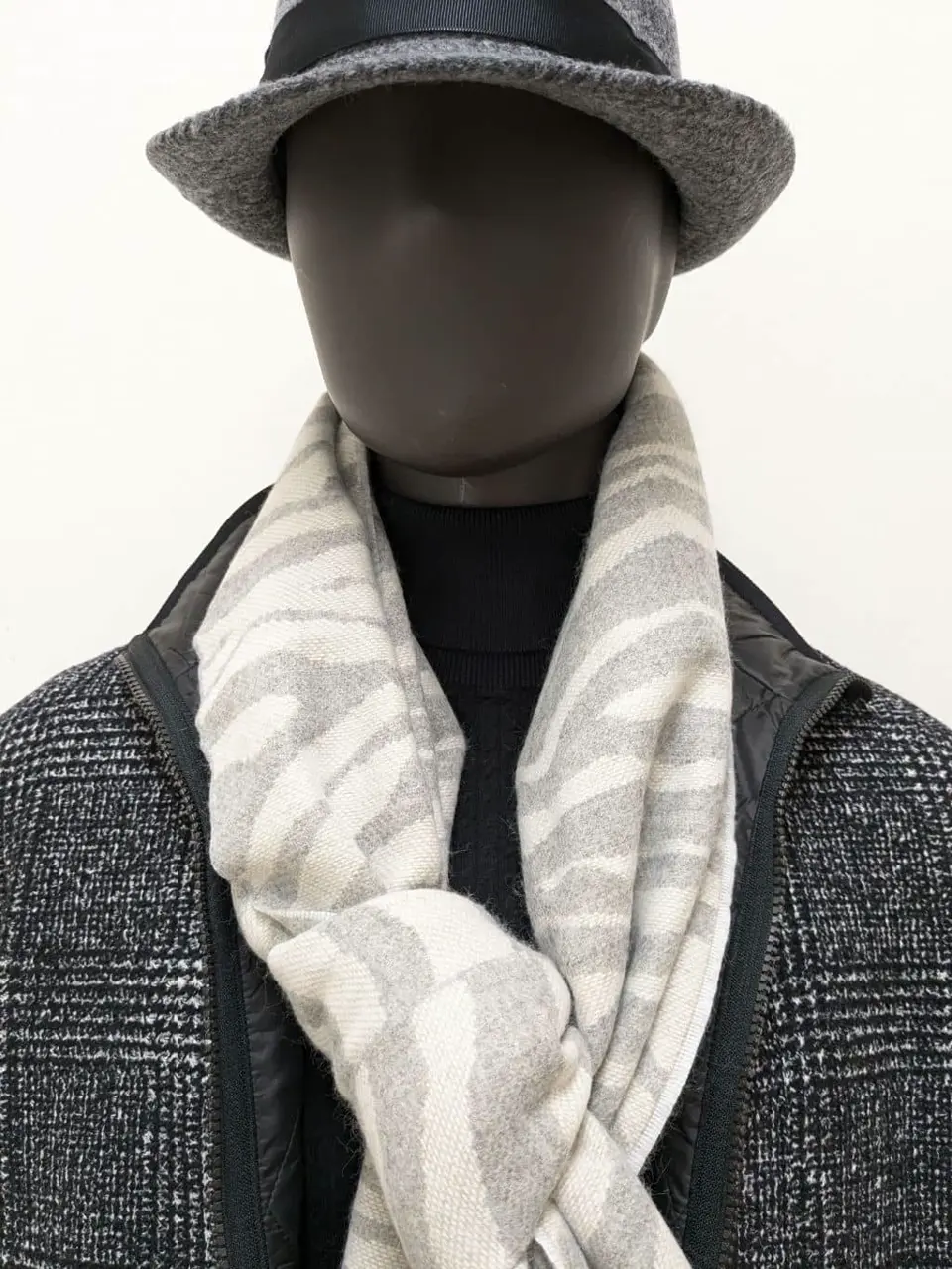 JOSEPH ABBOUD 大久 コーディネート画像