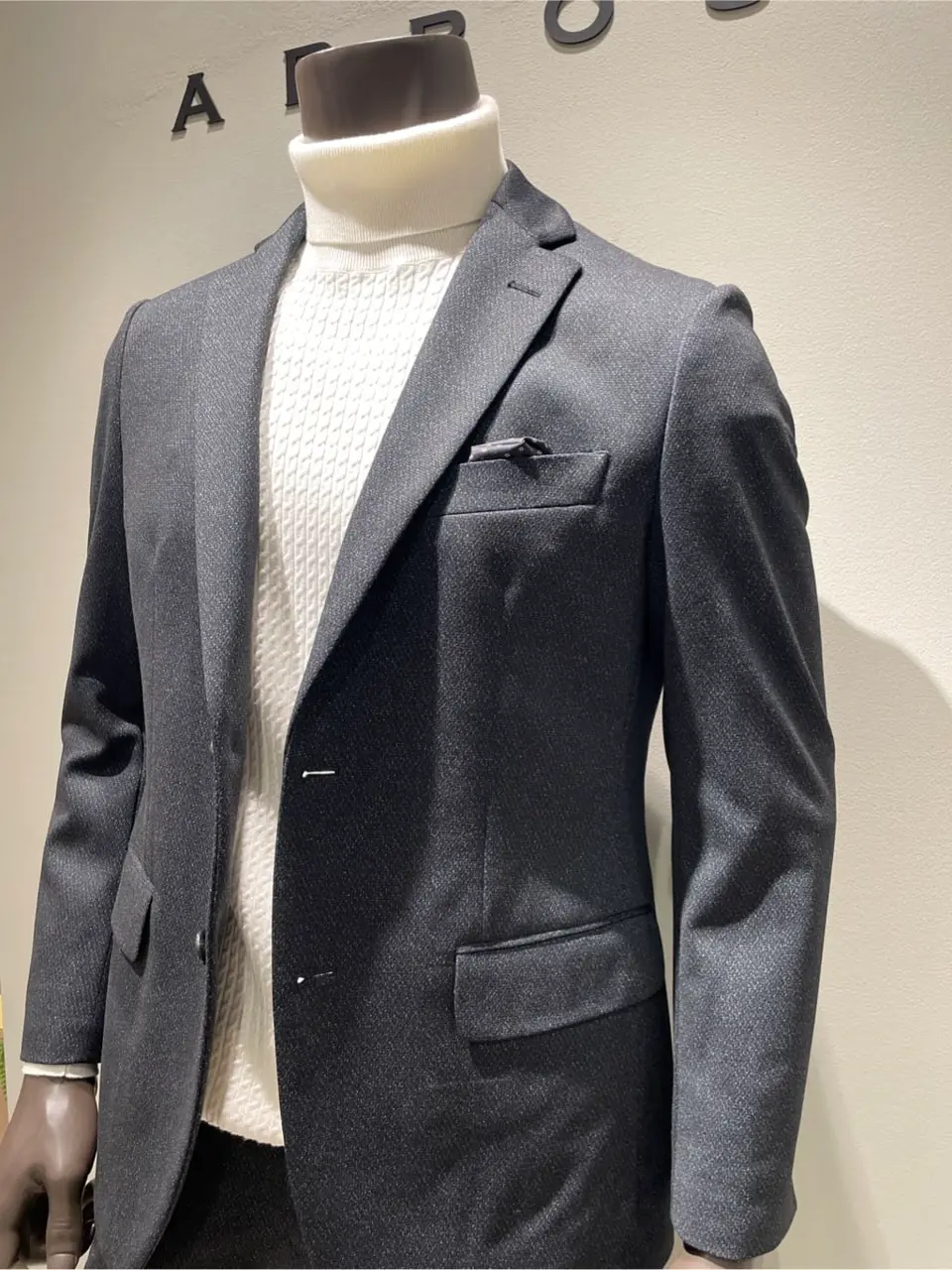 JOSEPH ABBOUD 伊津野 コーディネート画像