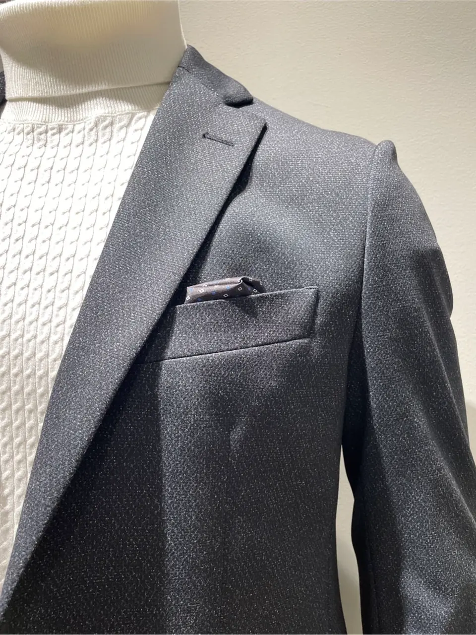 JOSEPH ABBOUD 伊津野 コーディネート画像