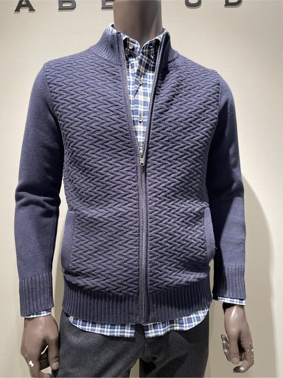 JOSEPH ABBOUD 伊津野 コーディネート画像