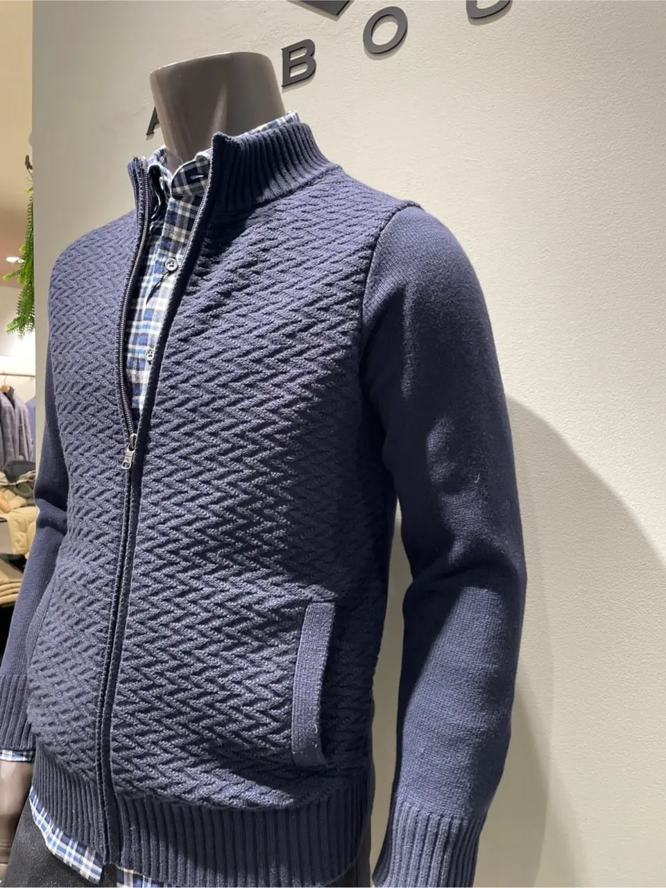 JOSEPH ABBOUD 伊津野 コーディネート画像