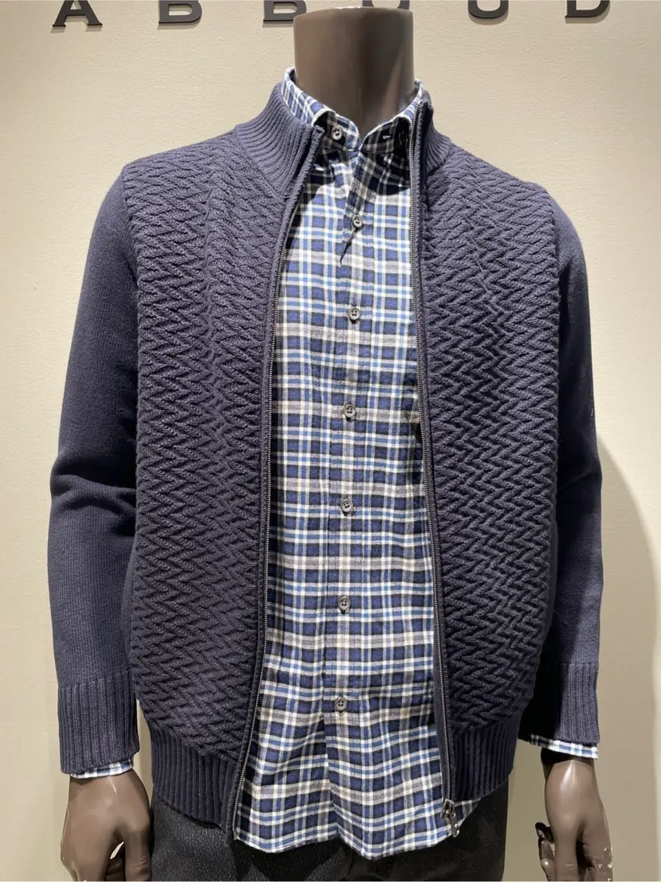 JOSEPH ABBOUD 伊津野 コーディネート画像