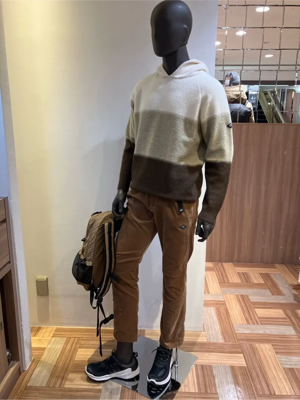 JOSEPH ABBOUD 小城 コーディネート画像