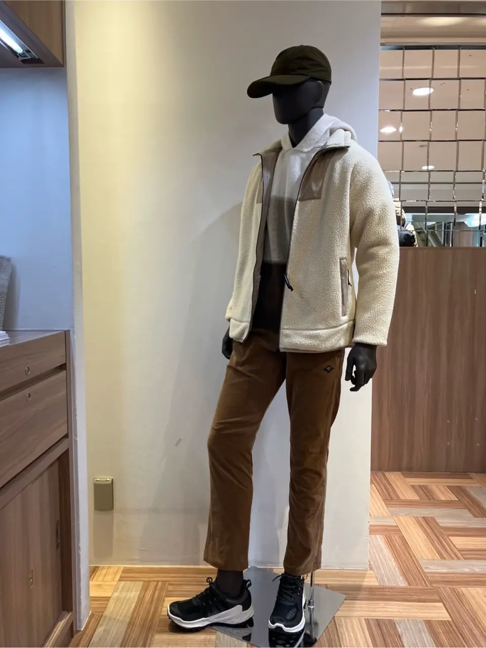 JOSEPH ABBOUD 三澄 コーディネート画像