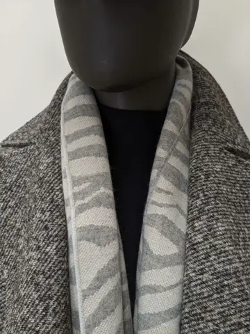 JOSEPH ABBOUD 大久 コーディネート画像