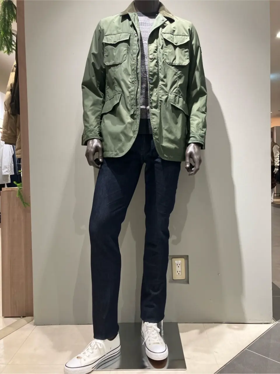 JOSEPH ABBOUD 伊津野 コーディネート画像