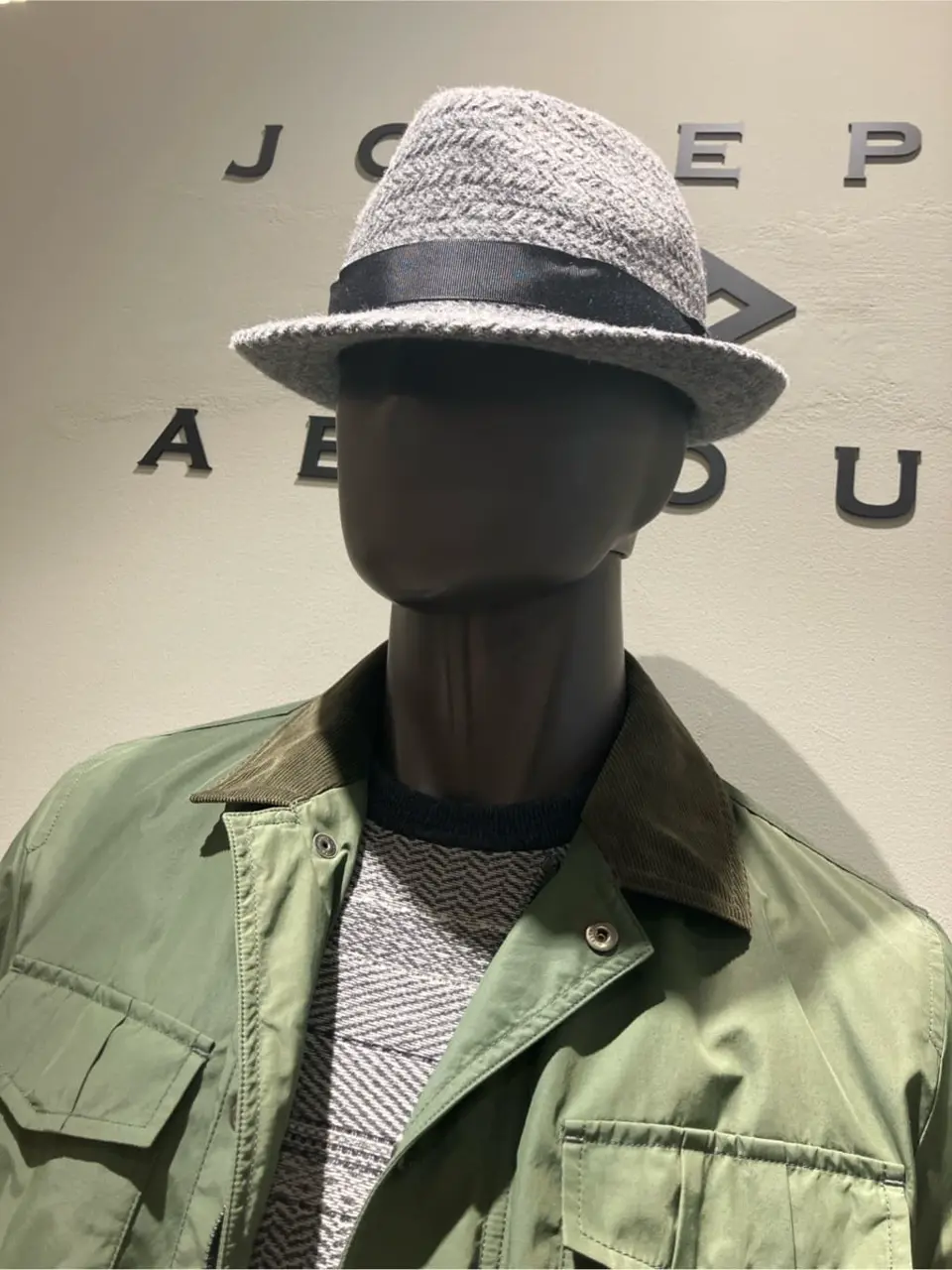 JOSEPH ABBOUD 伊津野 コーディネート画像