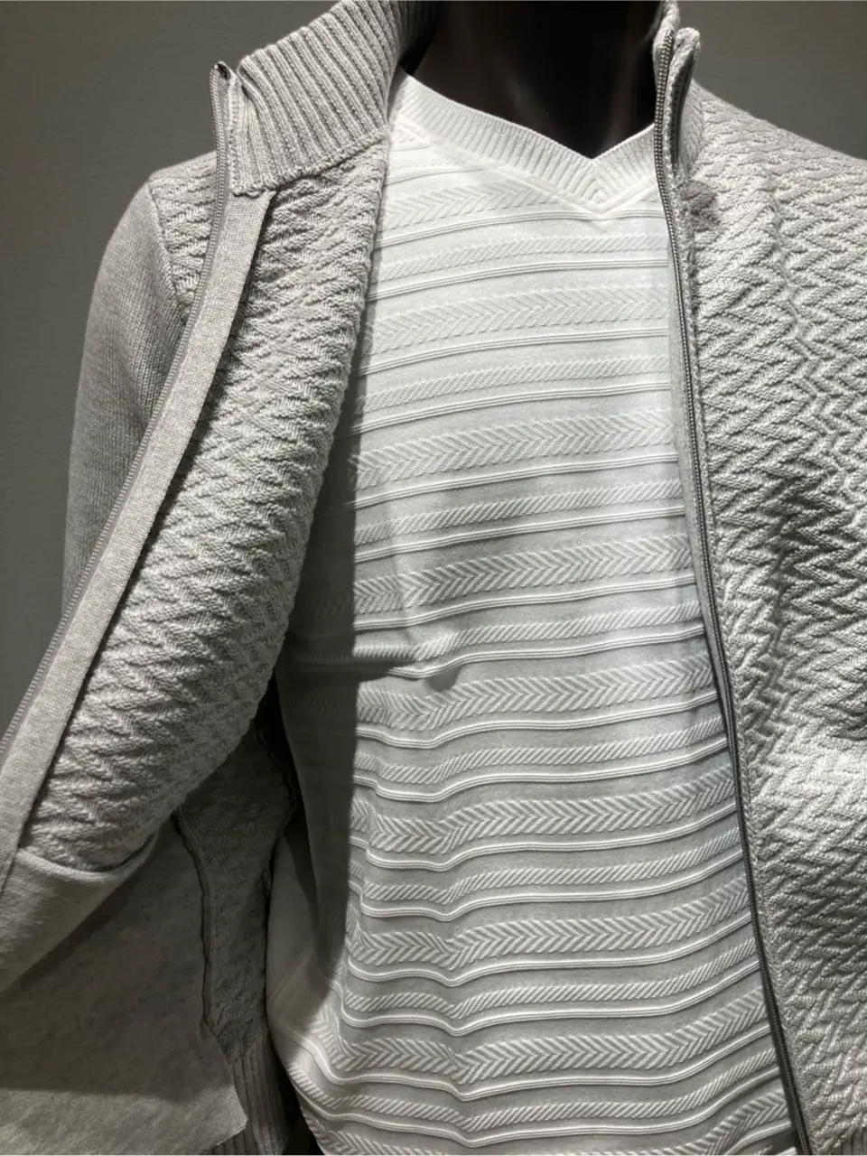 JOSEPH ABBOUD 伊津野 コーディネート画像