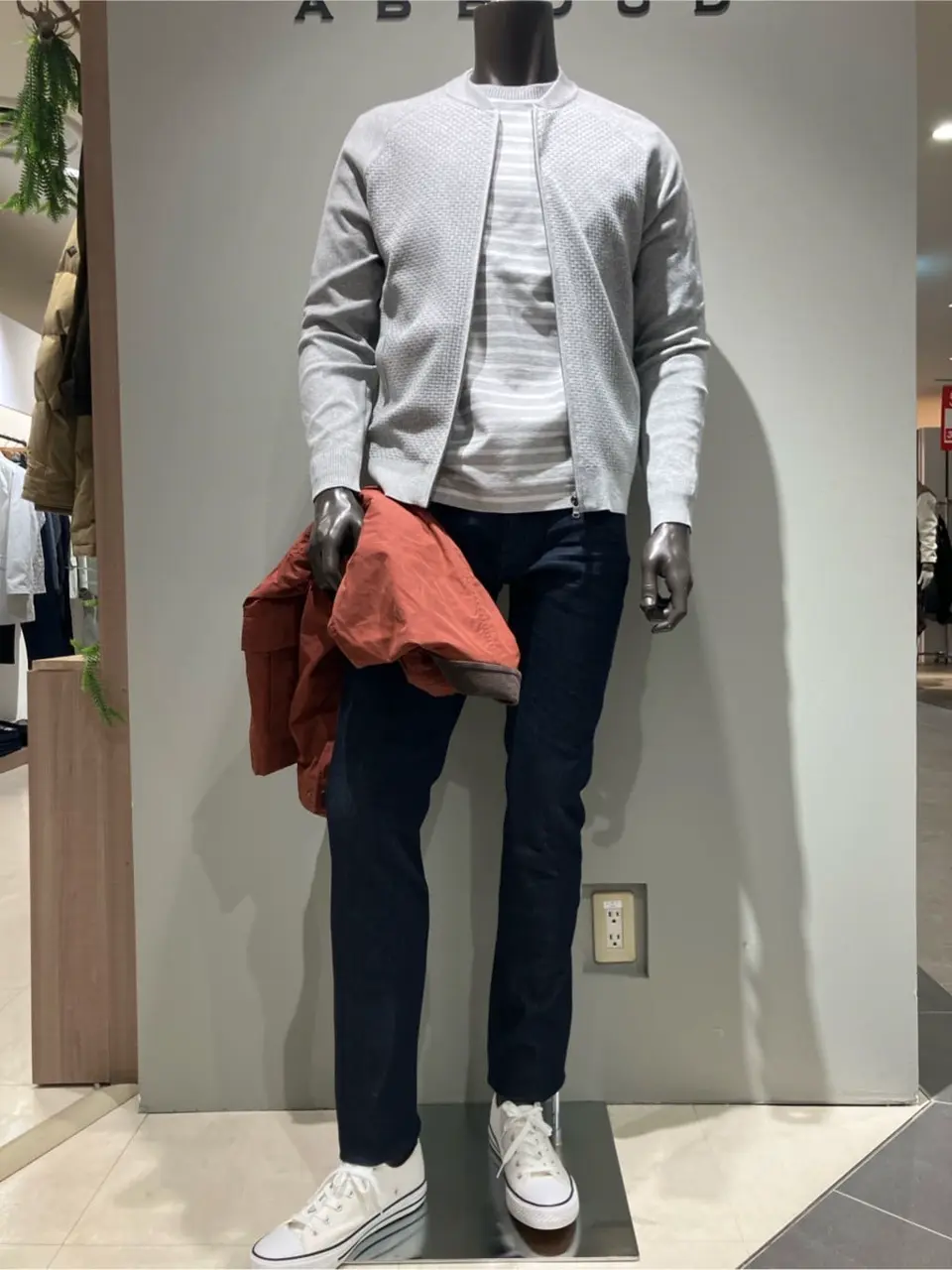 JOSEPH ABBOUD 伊津野 コーディネート画像