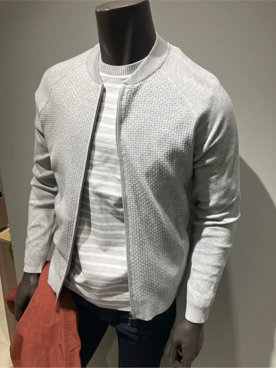 JOSEPH ABBOUD 伊津野 コーディネート画像