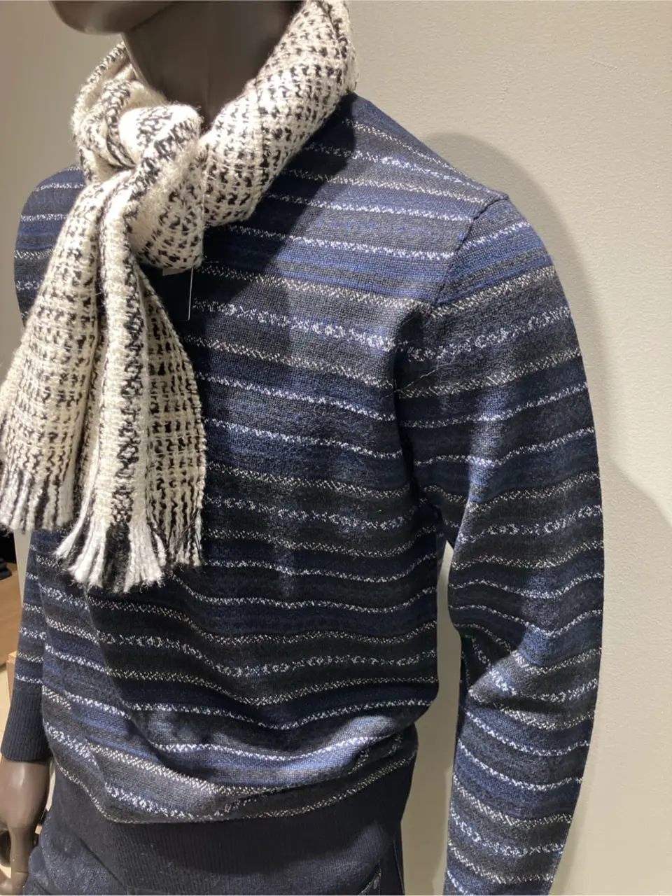 JOSEPH ABBOUD 伊津野 コーディネート画像