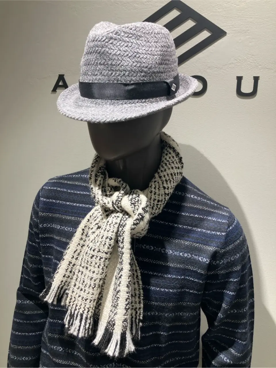 JOSEPH ABBOUD 伊津野 コーディネート画像