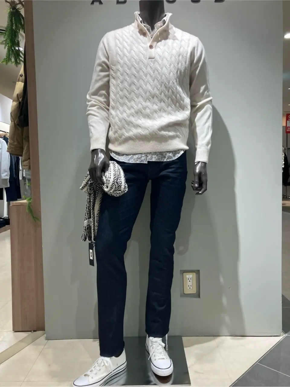 JOSEPH ABBOUD 伊津野 コーディネート画像