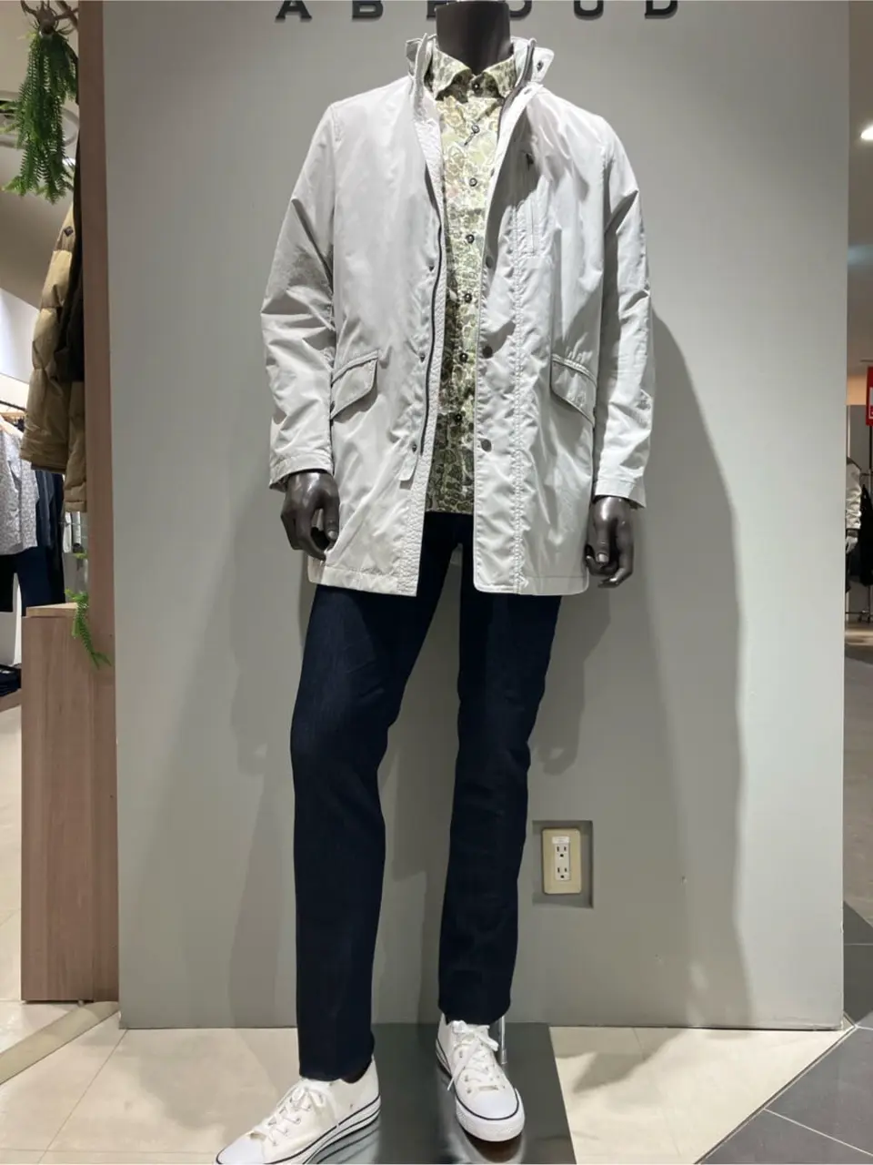 JOSEPH ABBOUD 伊津野 コーディネート画像