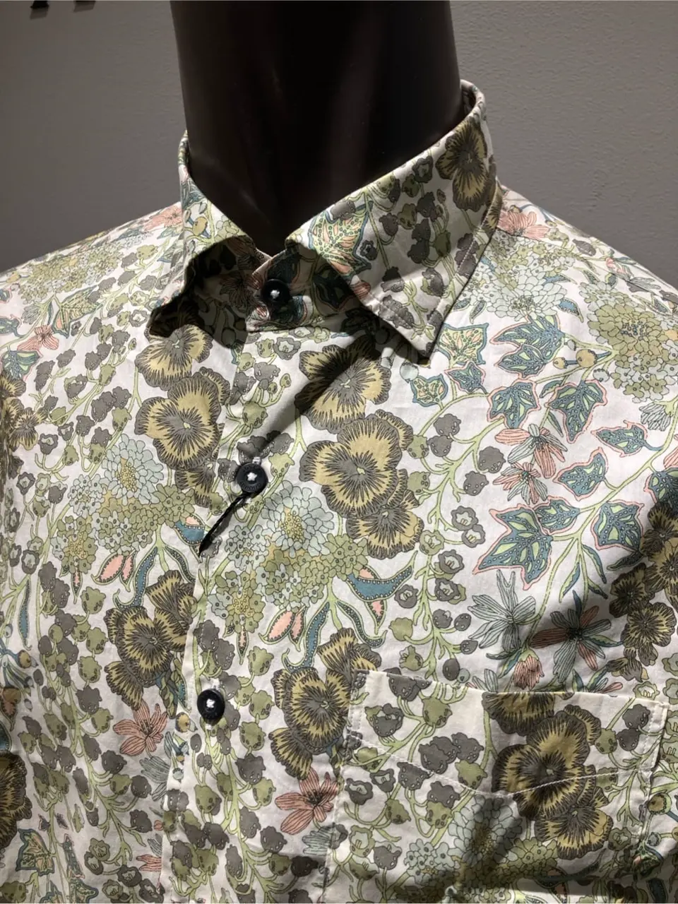 JOSEPH ABBOUD 伊津野 コーディネート画像