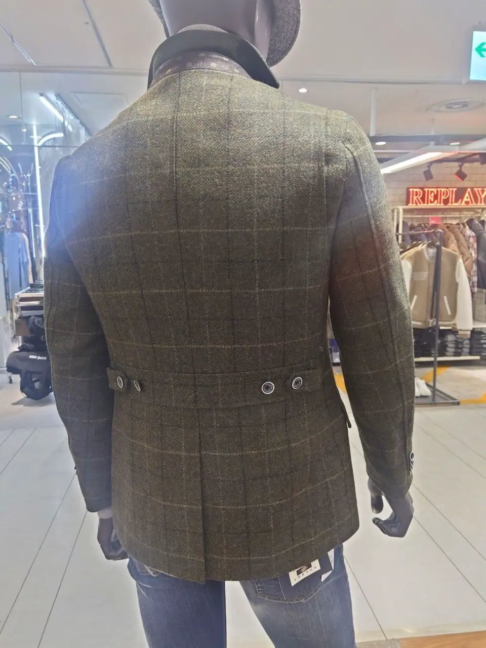JOSEPH ABBOUD 三宅 コーディネート画像