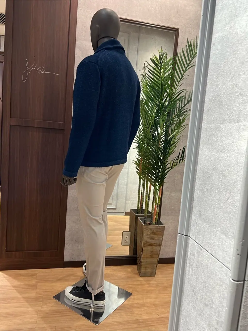 JOSEPH ABBOUD 上條 コーディネート画像