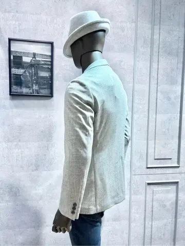 JOSEPH ABBOUD 二澤 コーディネート画像