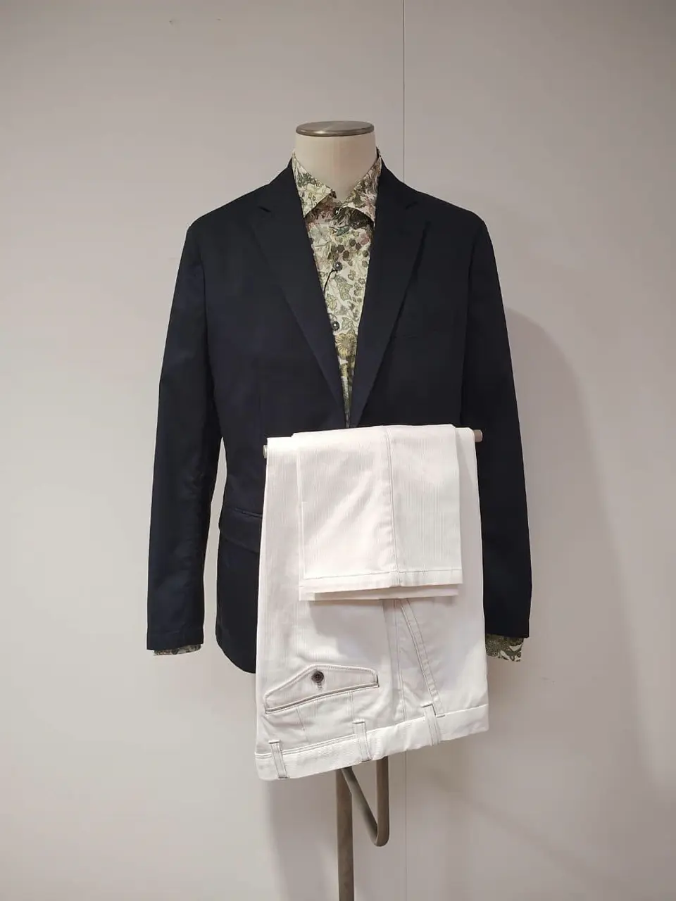 JOSEPH ABBOUD 三宅 コーディネート画像